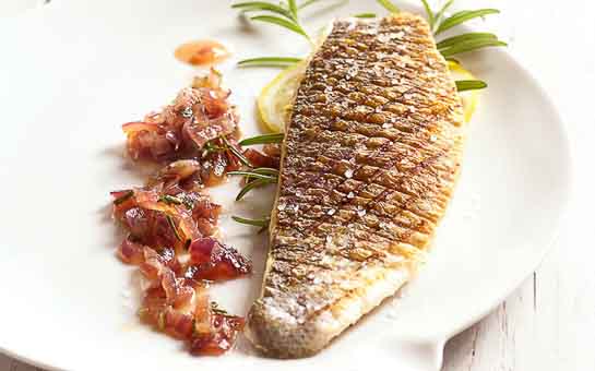 Gebakken forel met koriander en gember